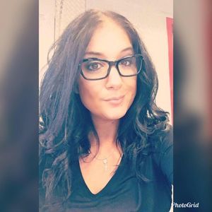 Meet your Posher, Connie